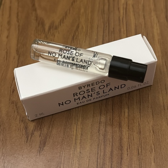 Byredo “Rose of No Man's Land” - 2 ML Sample - Picture 3 of 3